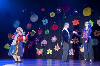 ZİBEÇ’ten eğlenceli yılsonu gösterisi