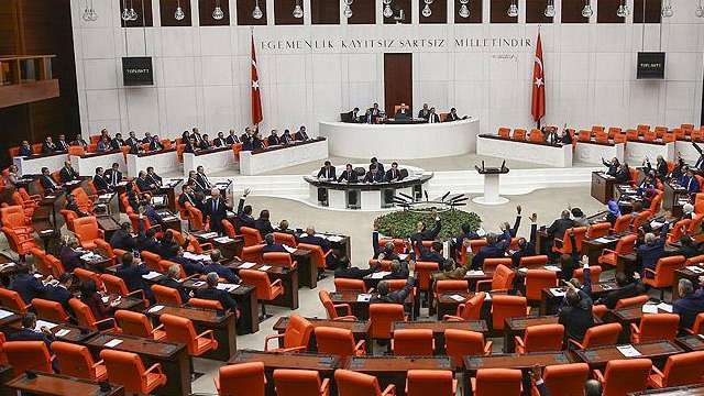 Meclis'te 15 Temmuz darbe girişimi için komisyon kuruluyor