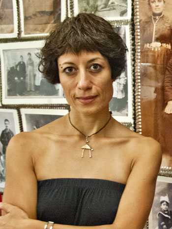 Işın Önol. Fotoğraf: Berge Arabian