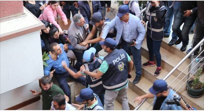 Valilikten HDP ve DBP'nin protesto çağrısına yasak