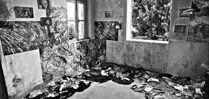 ‘Müstehcen’ işler sergiden kaldırıldı