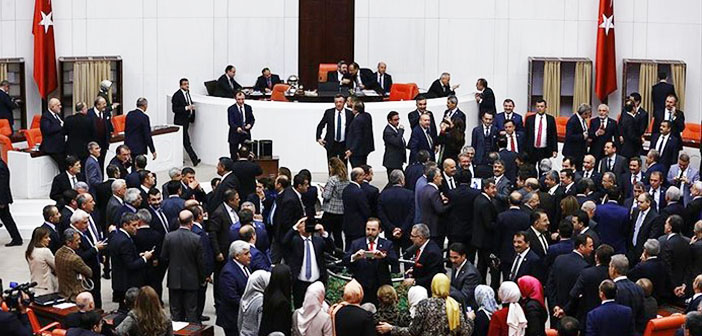 Anayasa değişiklik teklifinde 3. ve 4. madde oylanacak