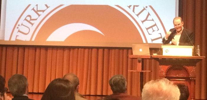 Timothy Garton Ash: “Hakikat baskılanabilir veya gizlenebilir ancak ihraç edilemez”