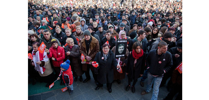 Gürcistan'da dava açılan TV kanalından ekran karartma protestosu
