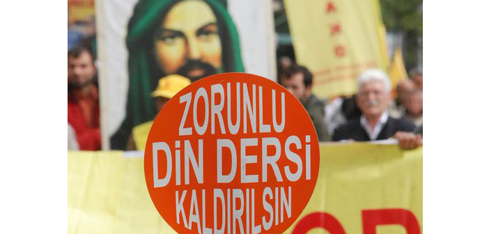 Zorunlu din dersine yürütmeyi durdurma kararı