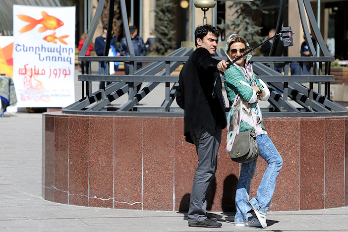 İran'dan Ermenistan'a Newroz akını