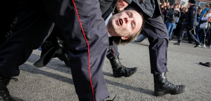 Rusya'da muhalif siyasetçi ve yüzlerce eylemci gözaltında