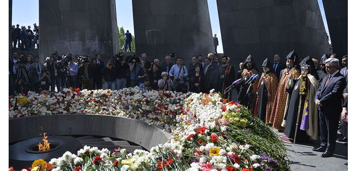 Soykırımın 102. yıldönümünde Tsitsernakaberd’de anma