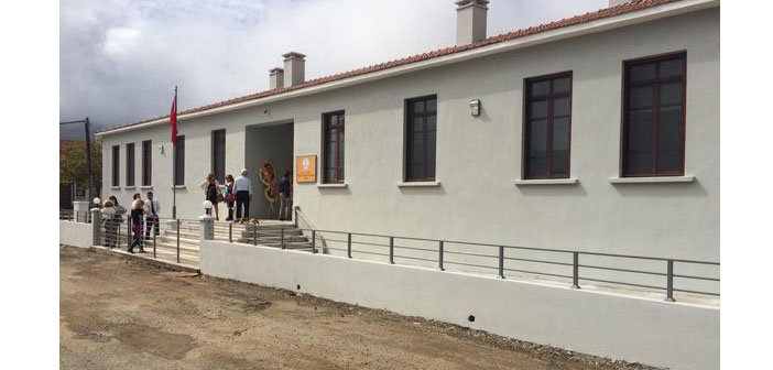 İmroz Rum Okulu’nda spor tesisi açıldı