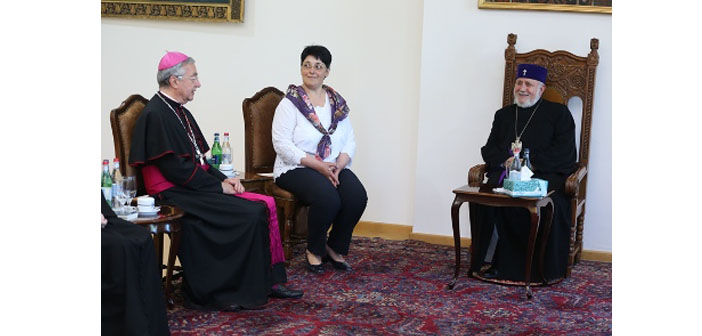 Vatikan Arşiv Müdürü'nden Ermenistan'a ziyaret