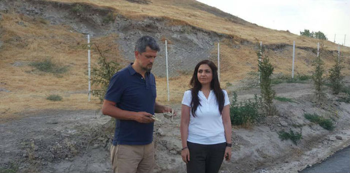 "Van'da Ermeni mezarlığı üzerine yapılan tuvalet kaldırılacak"