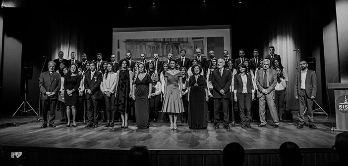 Zahrad şiirleriyle anıldı