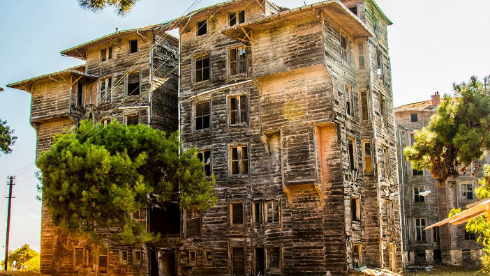 Büyükada Rum Yetimhanesi tehlike altında