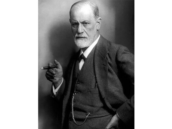 Bir kendindelik itirazı