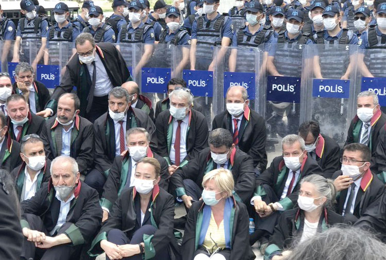 Pandemi döneminde insan hakları ihlalleri