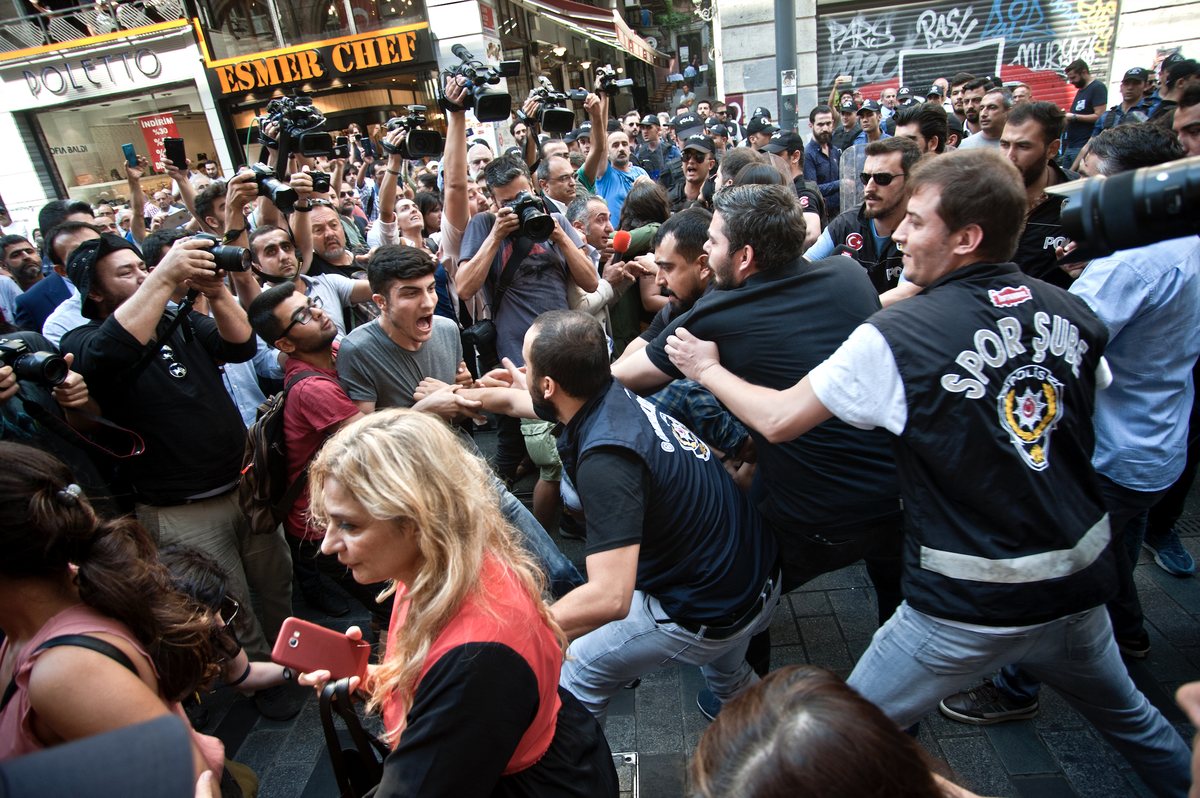 Cumartesi Anneleri’nin yıllardır süren mücadelesi: Besna Tosun anlatıyor