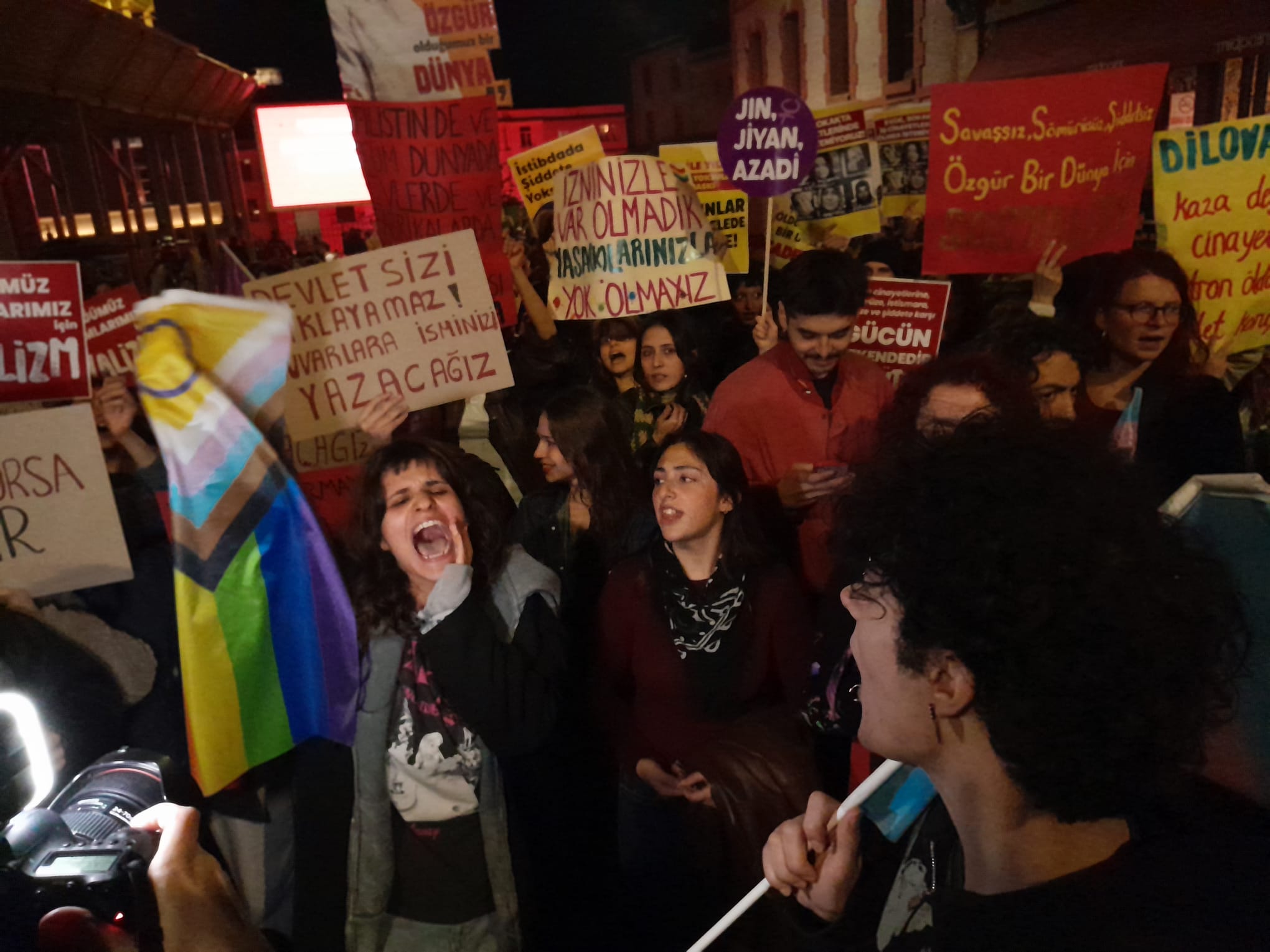 Կիները ետքայլ չունին