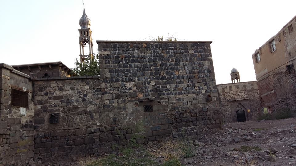 «Սեւ կատու, սեւ բախտ»։ Ի՞նչ վիճակում է այսօր գտնուում Սուրբ Կիրակոս եկեղեցին