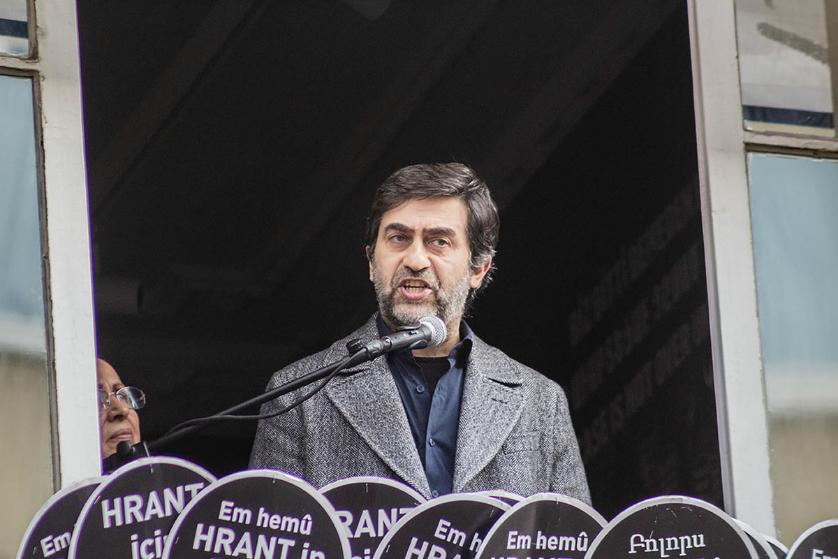 "İnsanlığın hikayesi değişmek zorunda ve biz onu değiştireceğiz"