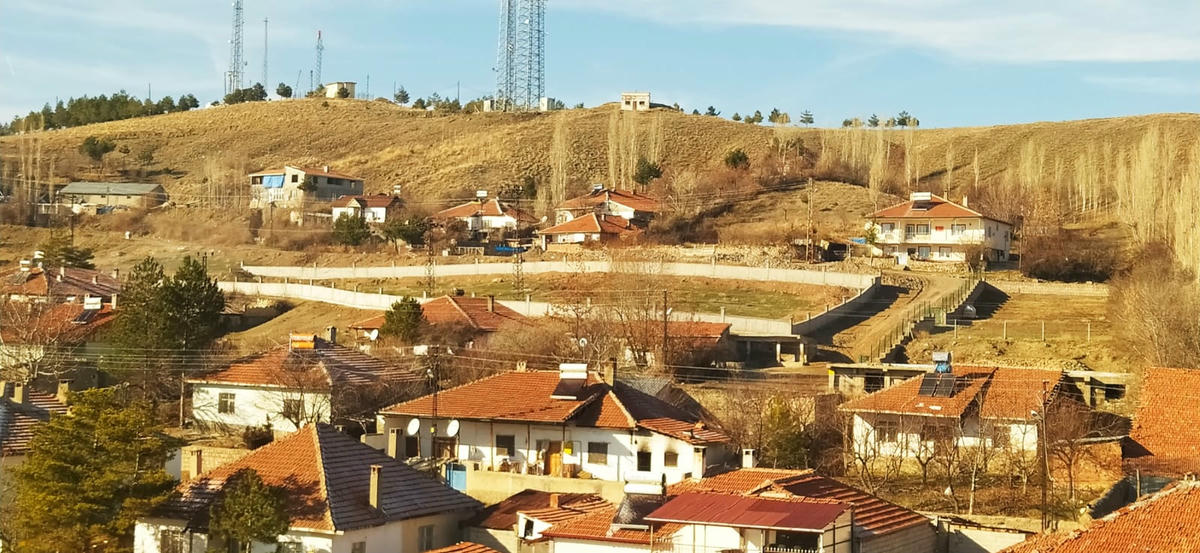 Կամարակի հայոց գերեզմանը պարսպապատուած