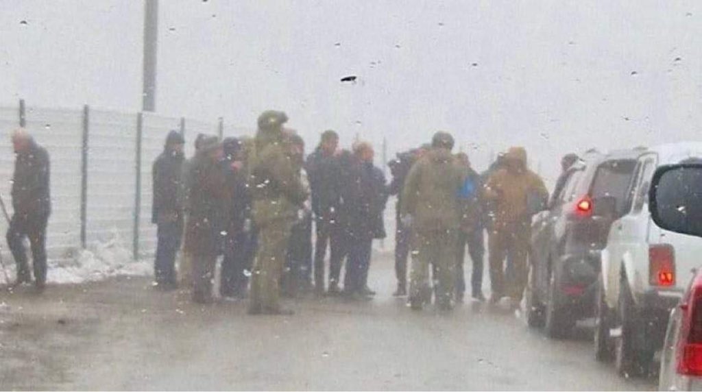 Karabağ'ı Ermenistan'a bağlayan yol  yeniden açıldı