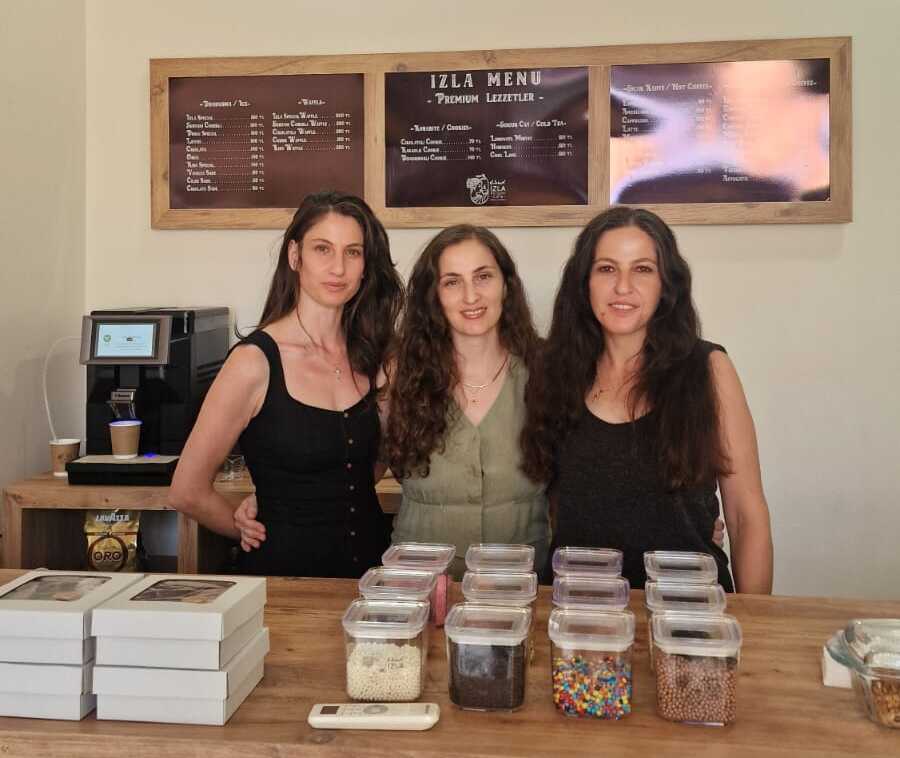 Süryani dağlarının esintisiyle üç kadının emeğinden: İzla Cafe