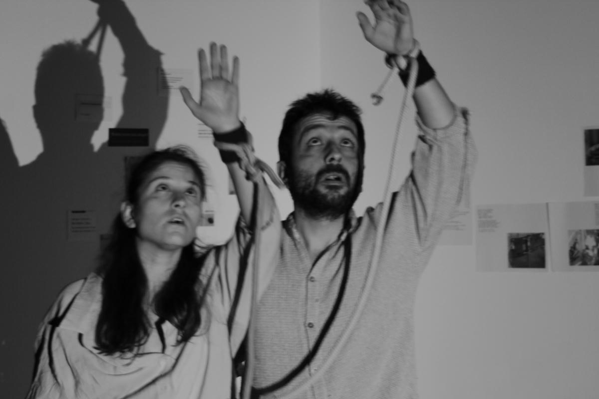 Sınırların ayırdığı halklar arasında köprü olabilmek