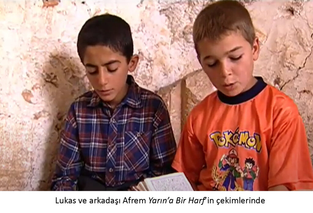 Lukas Aktaş (soldaki) çocukluğunda manastırda eğitim alırken