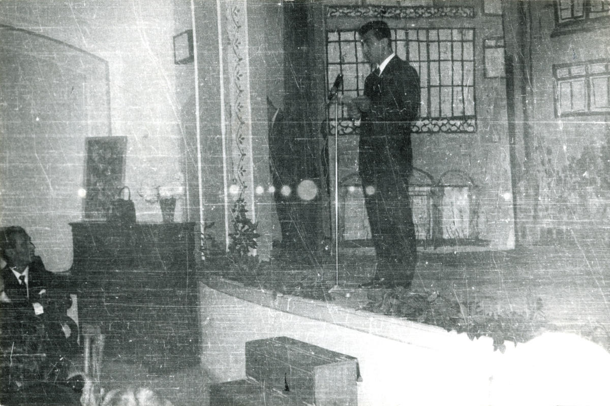 Ես քիչ խոսիմ դուք շատ հասկցէք: Ben az söyleyeyim, siz çok anlayın