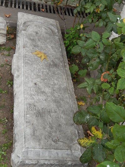 Müzede Ermenilerden kalma bir mezar taşı