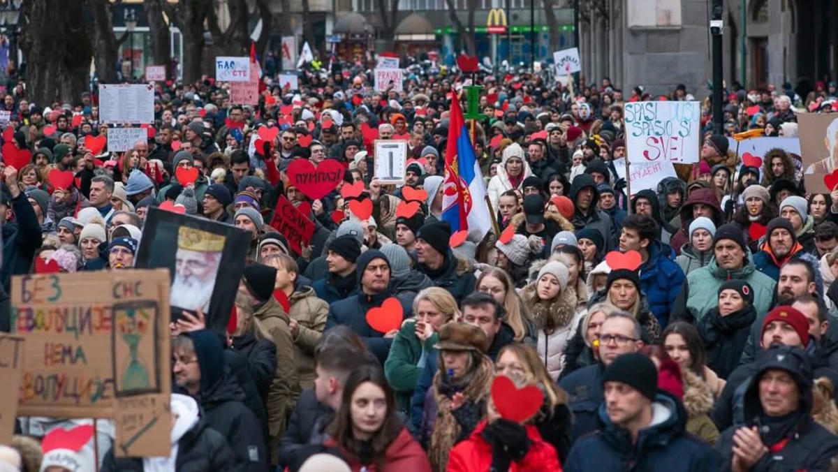 Sırbistan'da ne oluyor: “Tren istasyonu kazası halkın öfkesini ateşledi”