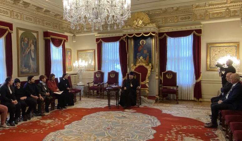 Türkiye Ermenileri Patriği Sahak Maşalyan, 2 Nisan Dünya Otizm Farkındalık Günü kapsamında özel gereksinimli bireyler ve aileleriyle bir araya gelmişti