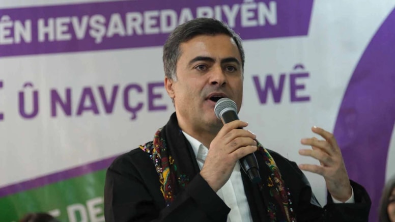 Van Büyükşehir Belediyesi'ne kayyım atandı. DEM Parti, CHP ve Zeydan'dan tepki