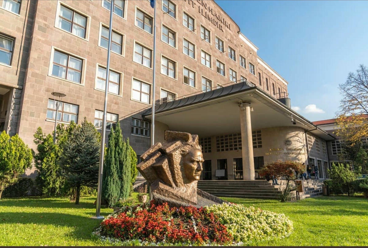 Անգարայի Համալսարանի լուսաբանութիւնը