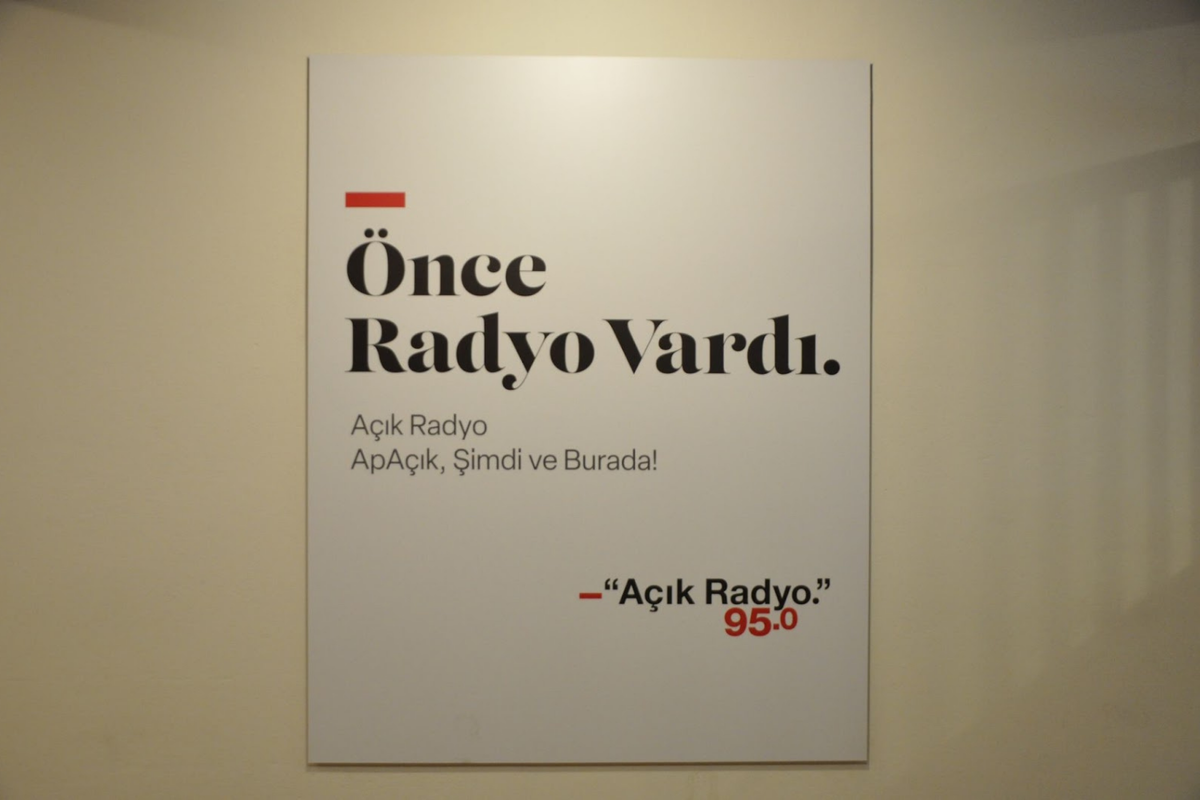 Apaçık Radyo yayında