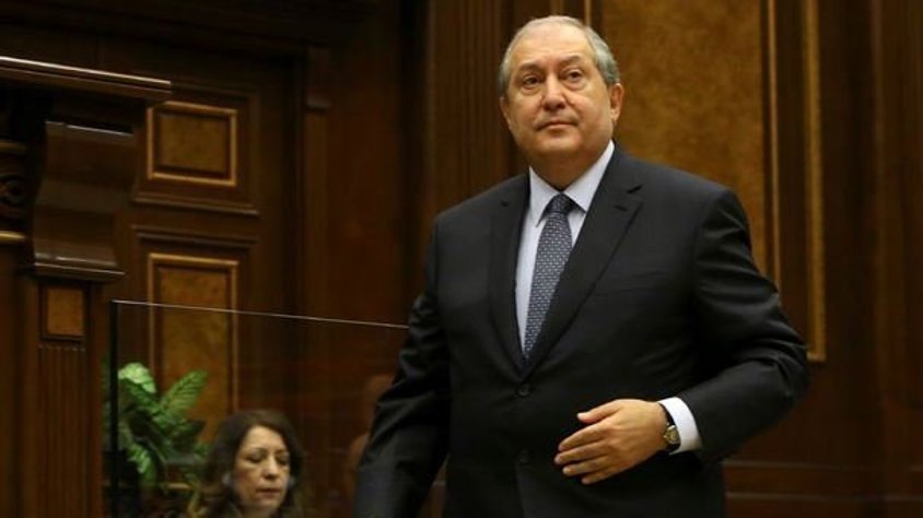 Sarkisyan tüm siyasi aktörleri toplantıya davet etti