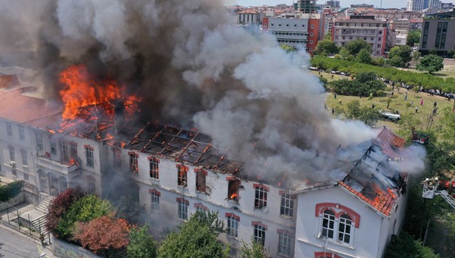 Balıklı Rum Hastanesi'nde çıkan yangın kontrol altına alındı