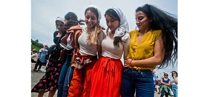 Շրջափակուած քաղաքի մէջ Մայիս Մէկեան ցնծութիւն