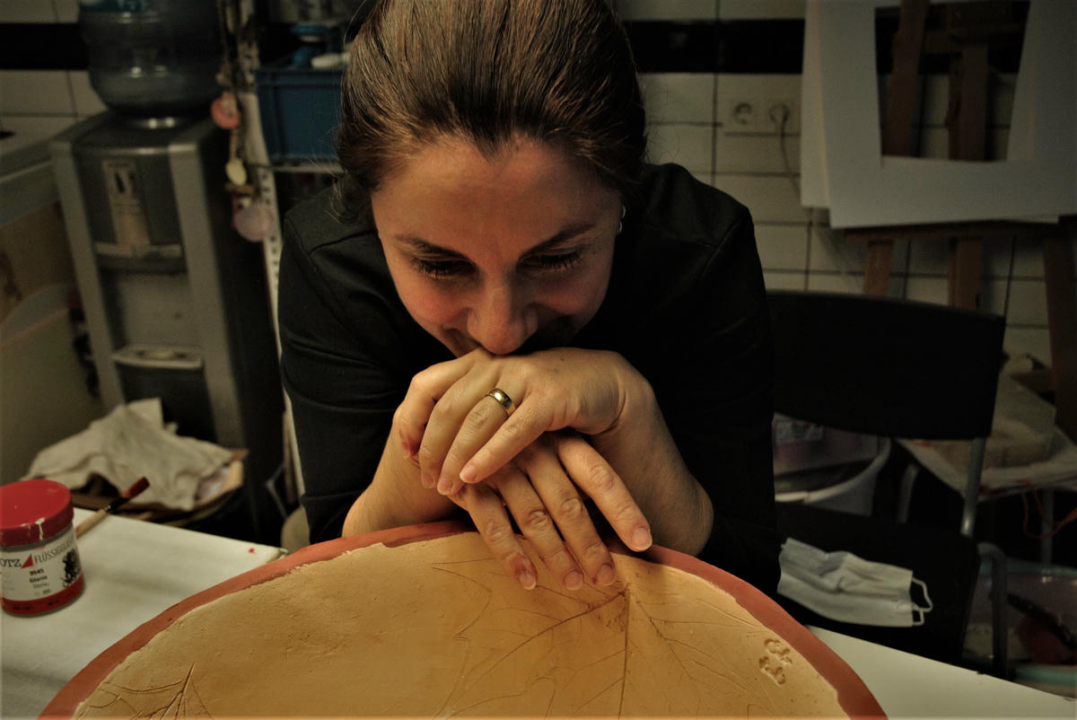 Արուեստի ծովին մէջ կաթիլ մը ըլլալու համար