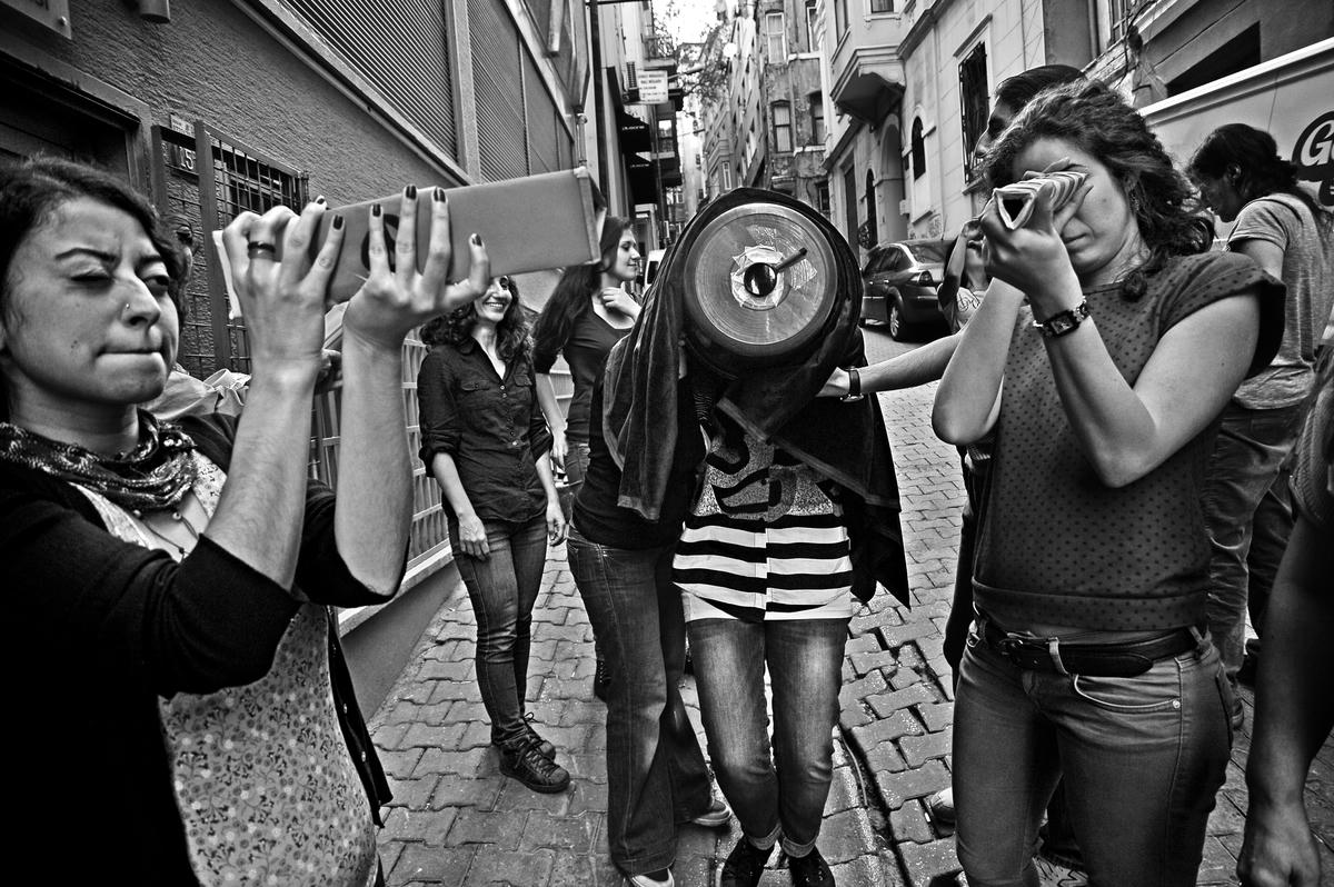 Galata Fotoğrafhanesi atölyesi/lensler konuşabilseydi