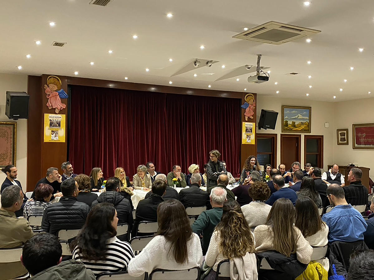 Beyoğlu'nda Cesur Değişim grubu seçmenle buluştu