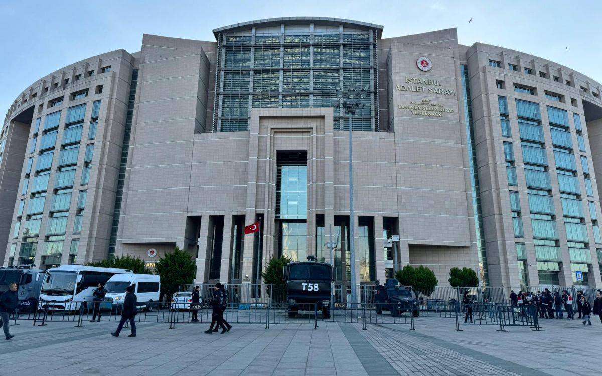 CHP İstanbul İl Başkanı Özgür Çelik’in duruşması başladı