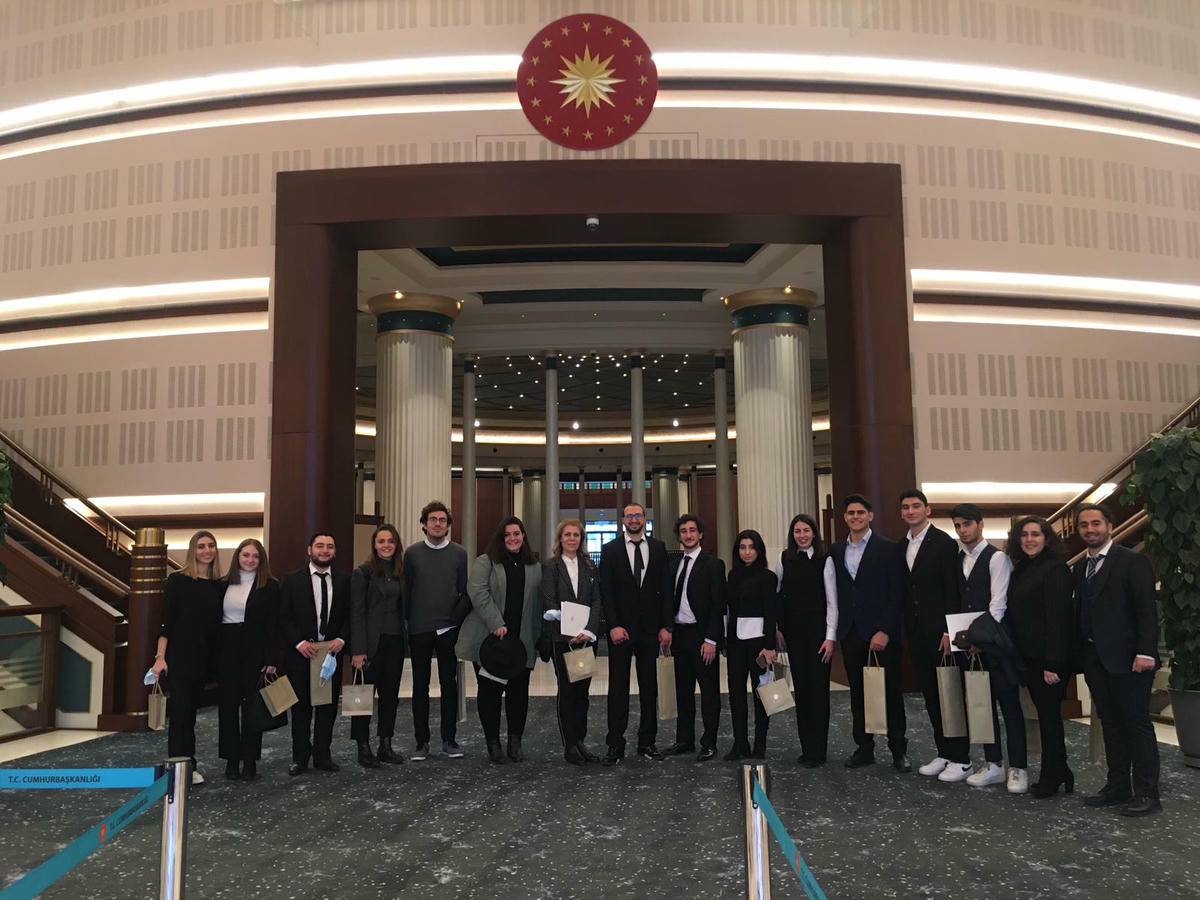 Azınlık toplumlarından gençler Cumhurbaşkanlığı'nda biraraya geldi.