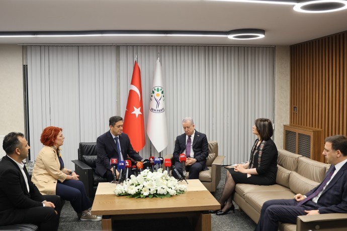 DEM Parti ve MHP bayramlaşması: Süreci sonuna kadar destekleyeceğiz