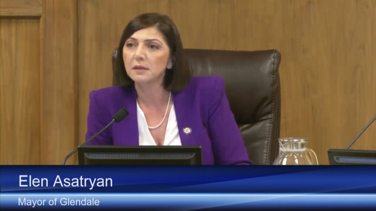 Elen Asatryan Glendale Belediye Başkanı oldu