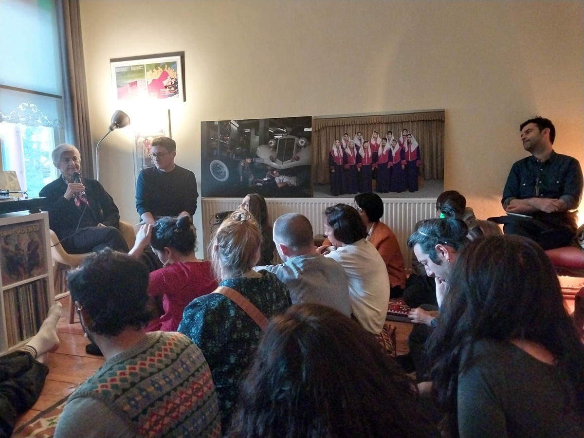 Իբրեւ անջատ վայելքներ թաղն ու գեղարուեստը