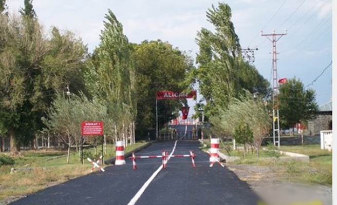 Türkiye'deki 70’i aşkın Ermenistanlı ülkesine dönmeye çalışıyor