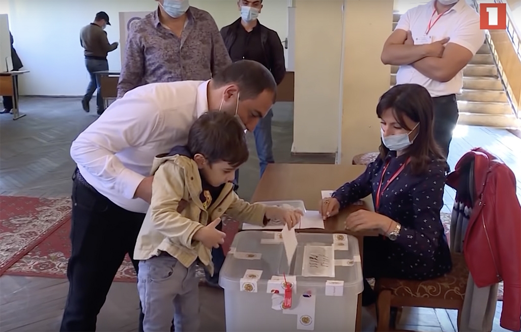 Ermenistan'da yerel seçimler: İktidar partisi iki bölgede mağlup oldu