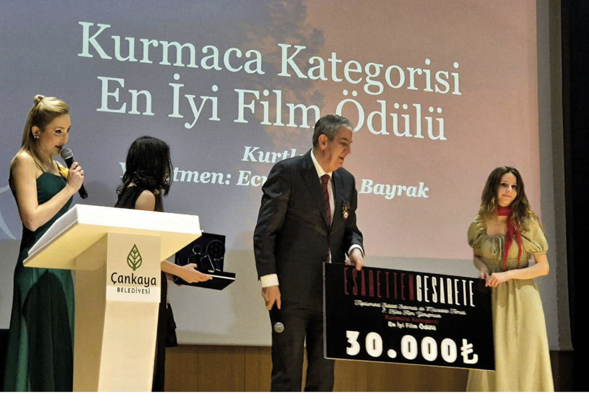 TRT spikerinden Grup Yorum'u anan yönetmene hakaret