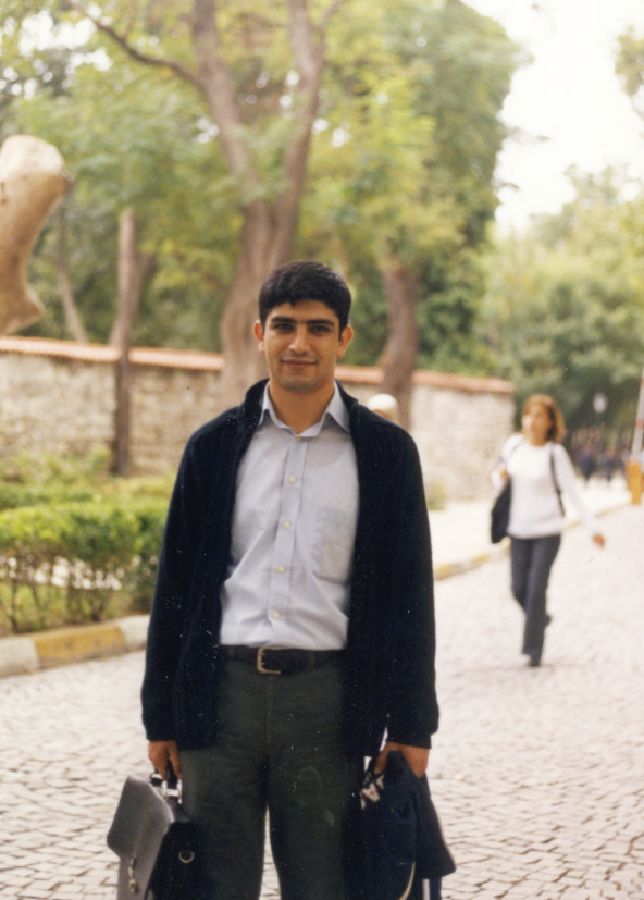 Hakan Bakırcıoğlu üniversite yıllarında